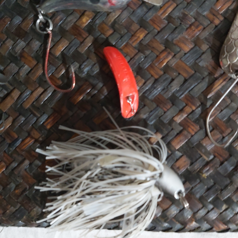 Assorted Fishing Lures Set - Picture 4 of 4